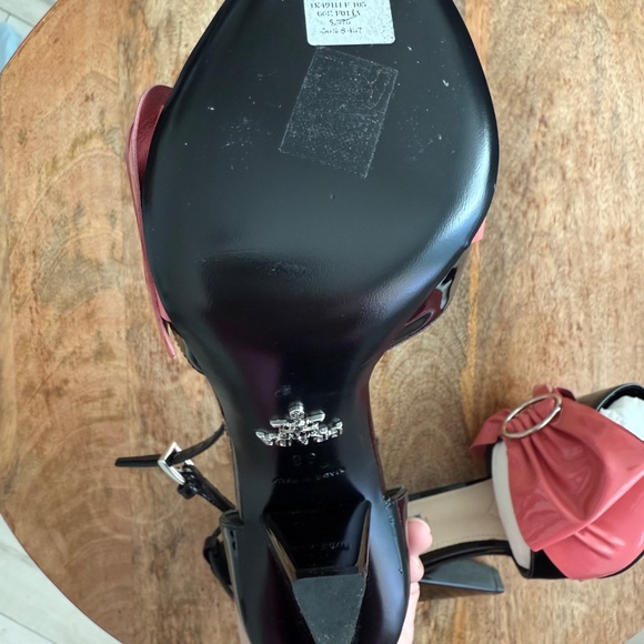 Prada Patent Leather Bow Sandals Size: 38 - Picture 12 of 16